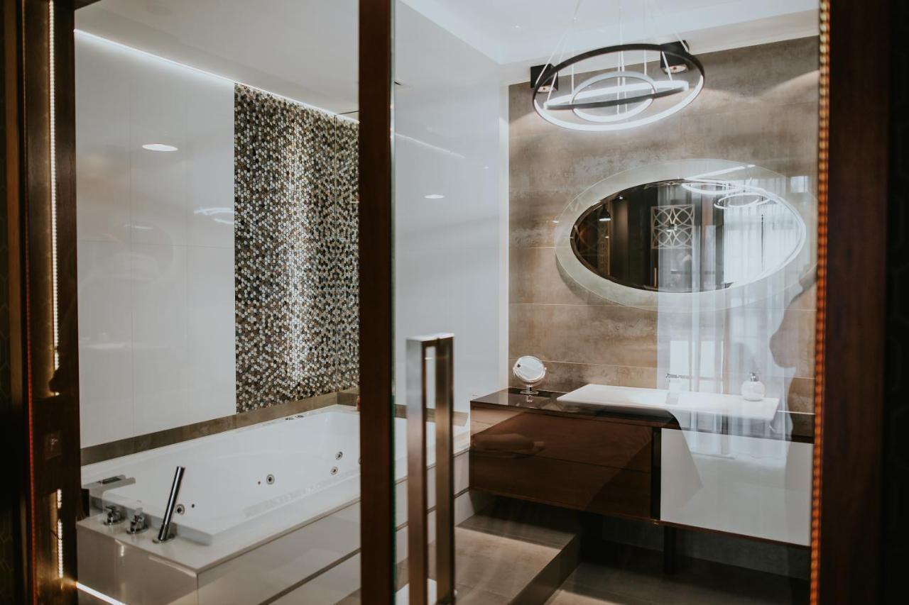 Hotel Kompleks Dąbrówka 3*
