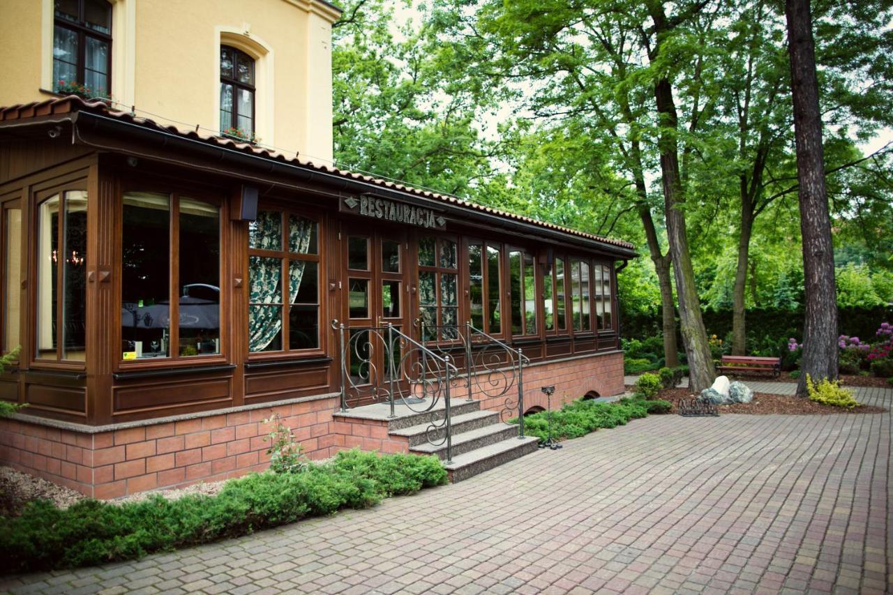 Hotel Kompleks Dąbrówka 3*